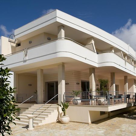 فندق Residenza Del Mare سانت إيزيدورو المظهر الخارجي الصورة