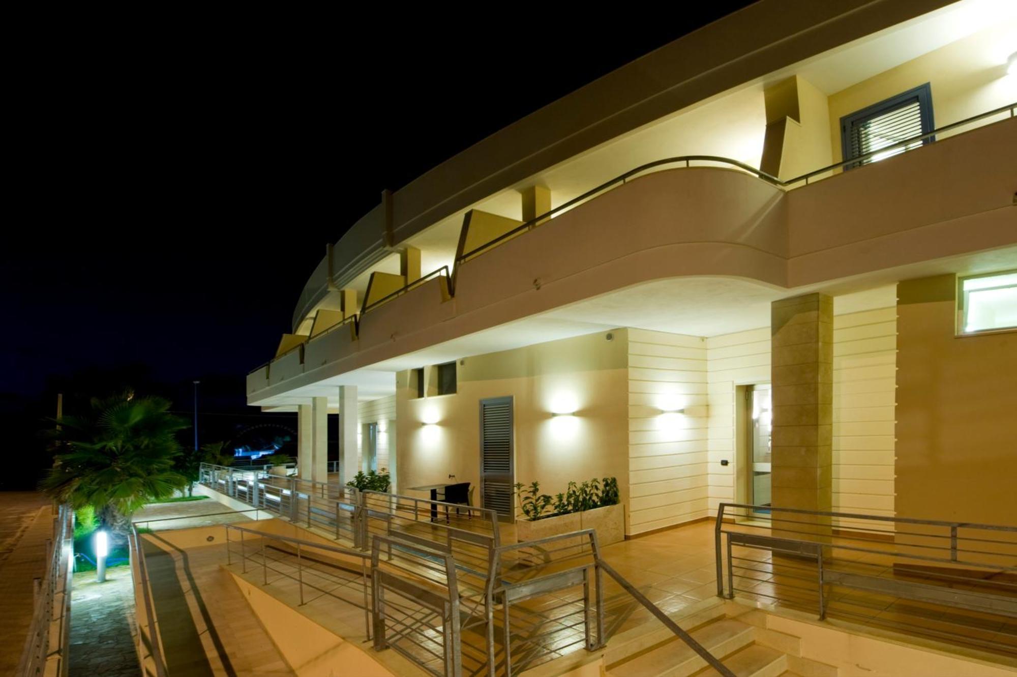 فندق Residenza Del Mare سانت إيزيدورو المظهر الخارجي الصورة